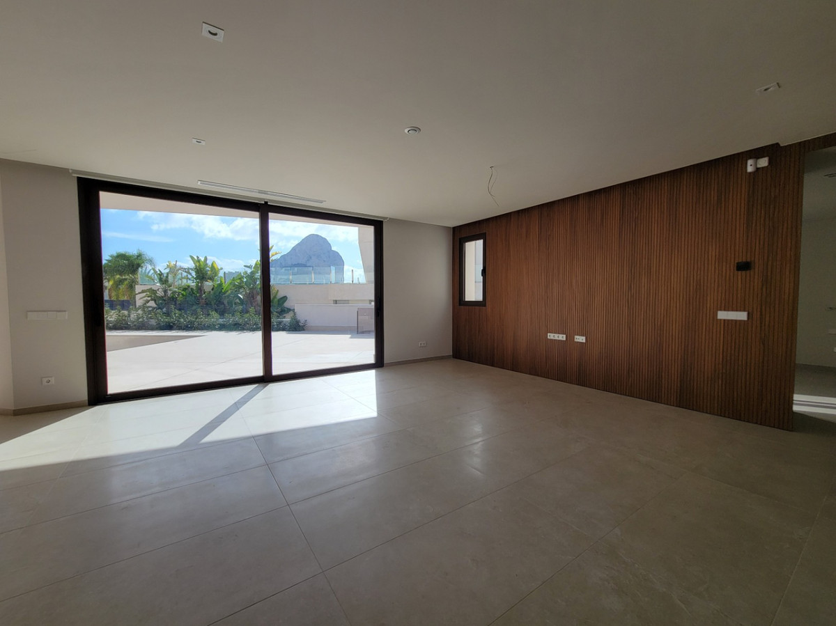 5 Bed Townhouse for sale in Calpe Costa Blanca, Alicante, Spain