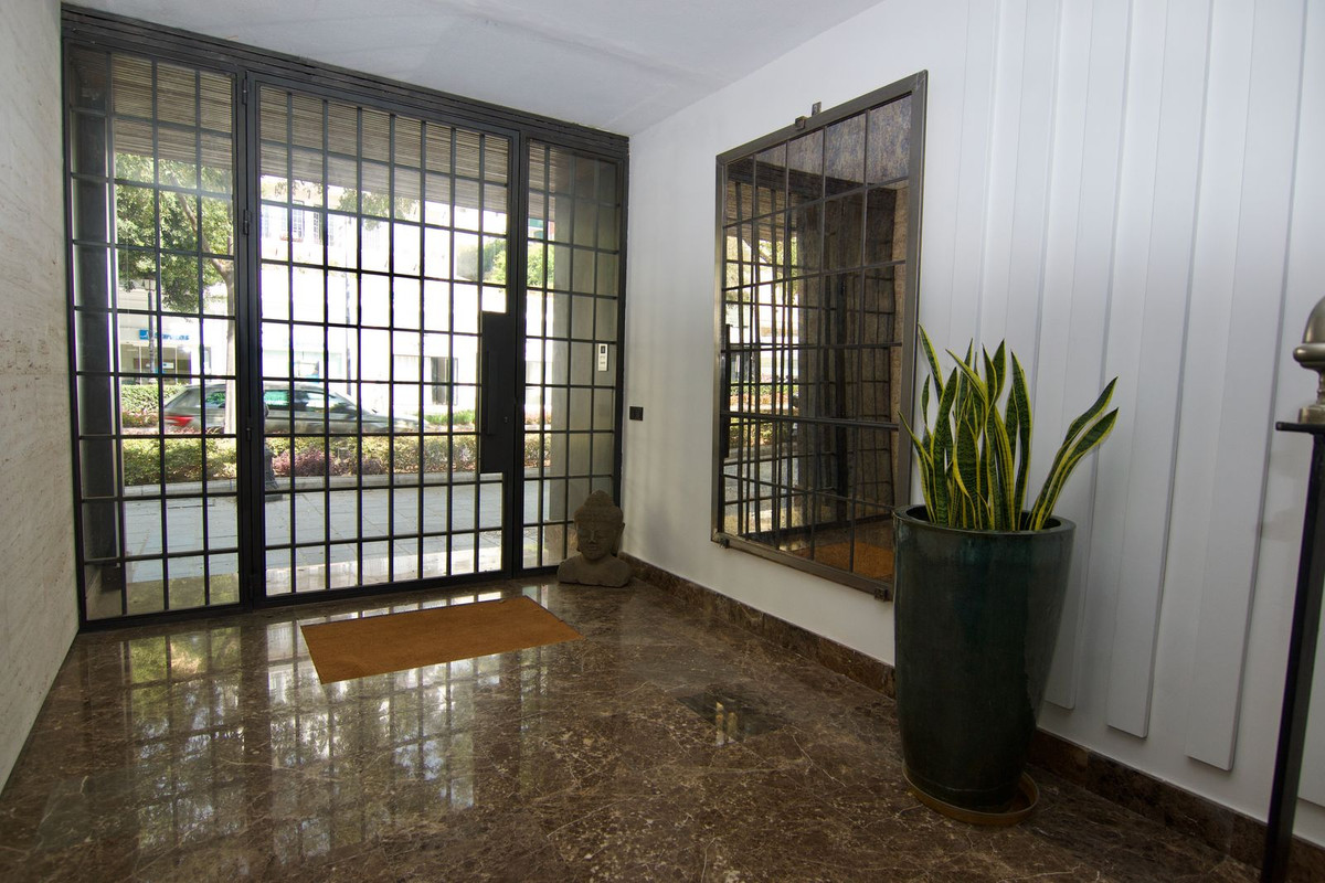 1 Bed Apartment for sale in Marbella Costa Del Sol, Málaga, Spain