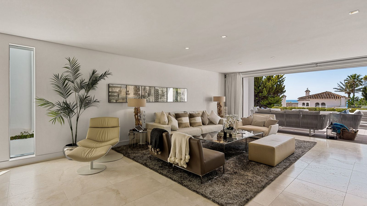 Se vende Villa - Chalet de 4 dormitorios en Costa Del Sol, Málaga, España