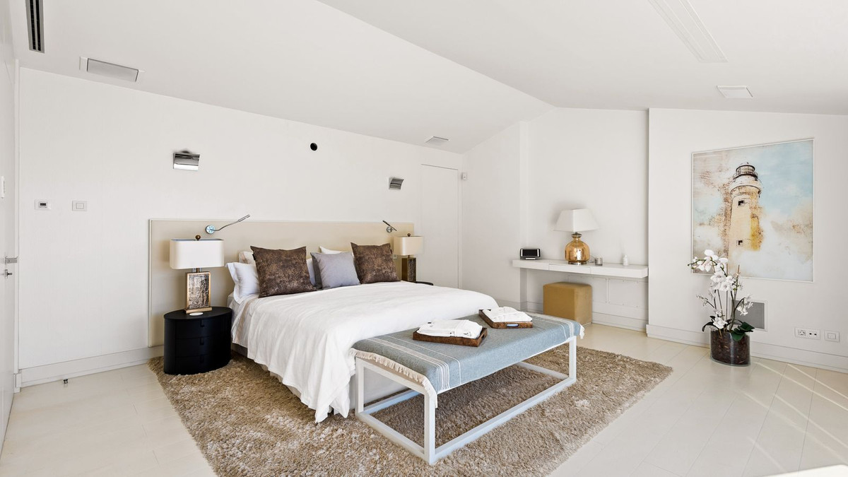 Se vende Villa - Chalet de 4 dormitorios en Costa Del Sol, Málaga, España