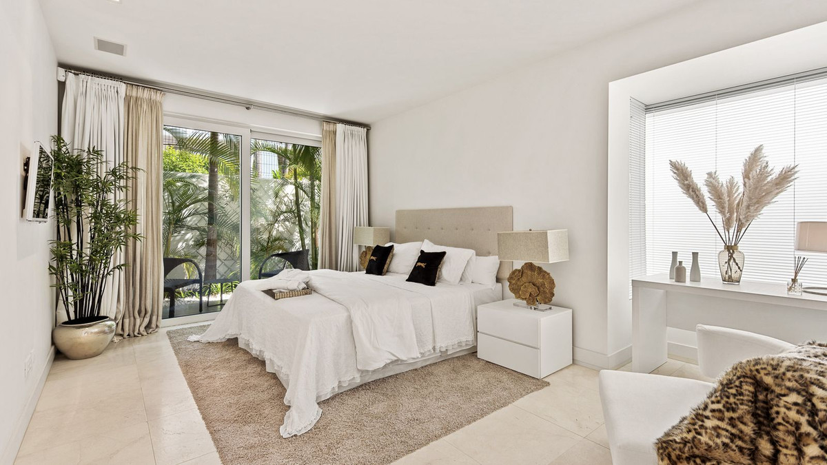 Se vende Villa - Chalet de 4 dormitorios en Costa Del Sol, Málaga, España