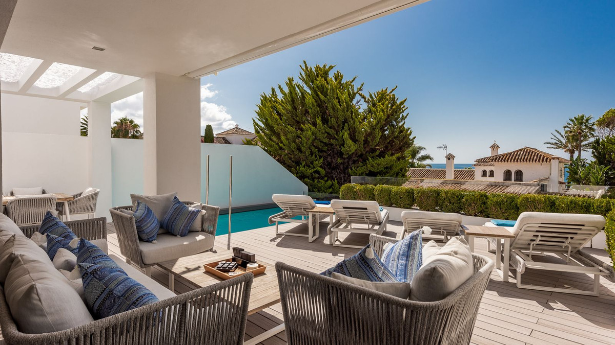 Se vende Villa - Chalet de 4 dormitorios en Costa Del Sol, Málaga, España