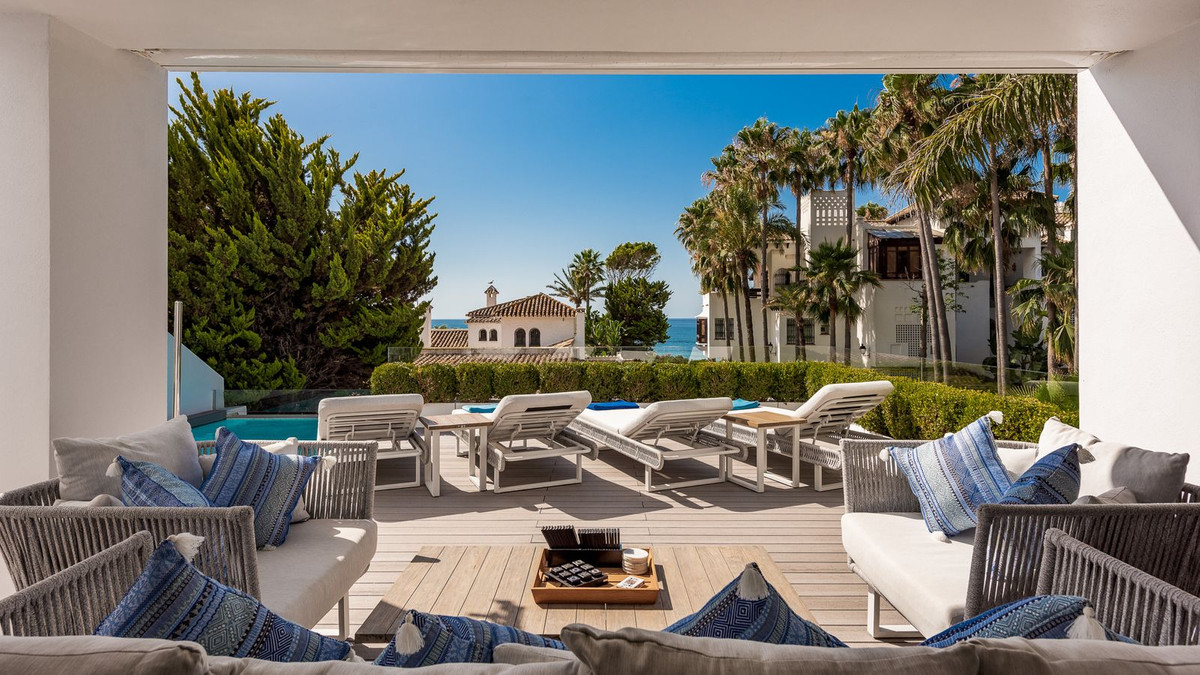 Se vende Villa - Chalet de 4 dormitorios en Costa Del Sol, Málaga, España