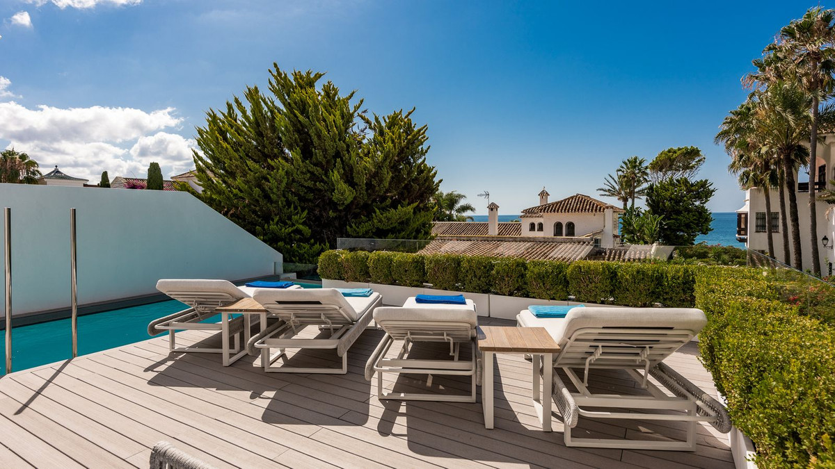 Se vende Villa - Chalet de 4 dormitorios en Costa Del Sol, Málaga, España