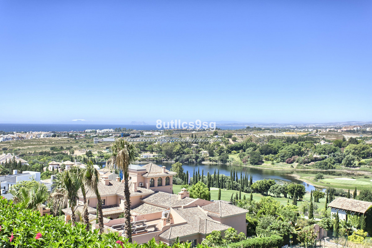 4 Bed Townhouse for sale in Los Flamingos Costa Del Sol, Málaga, Spain