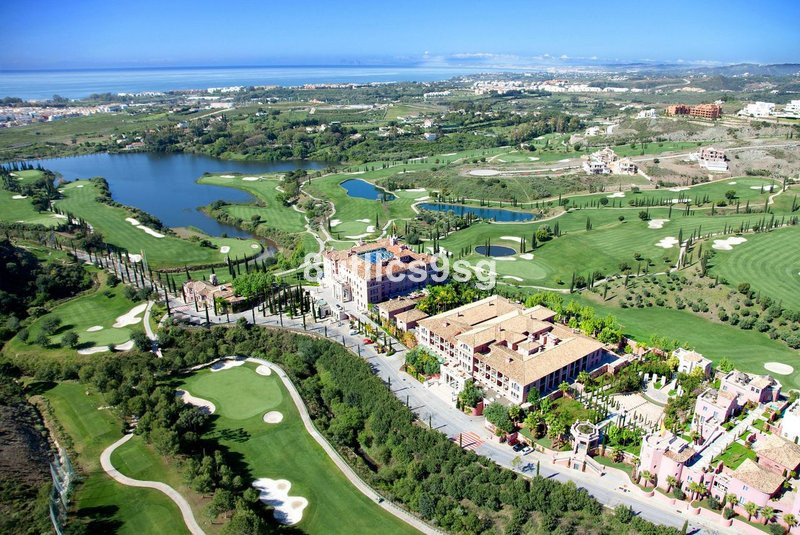 4 Bed Townhouse for sale in Los Flamingos Costa Del Sol, Málaga, Spain