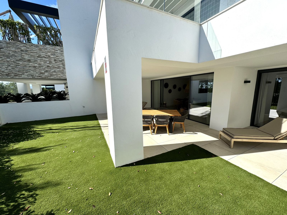 3 Bed Apartment for sale in Cabopino Costa Del Sol, Málaga, Spain