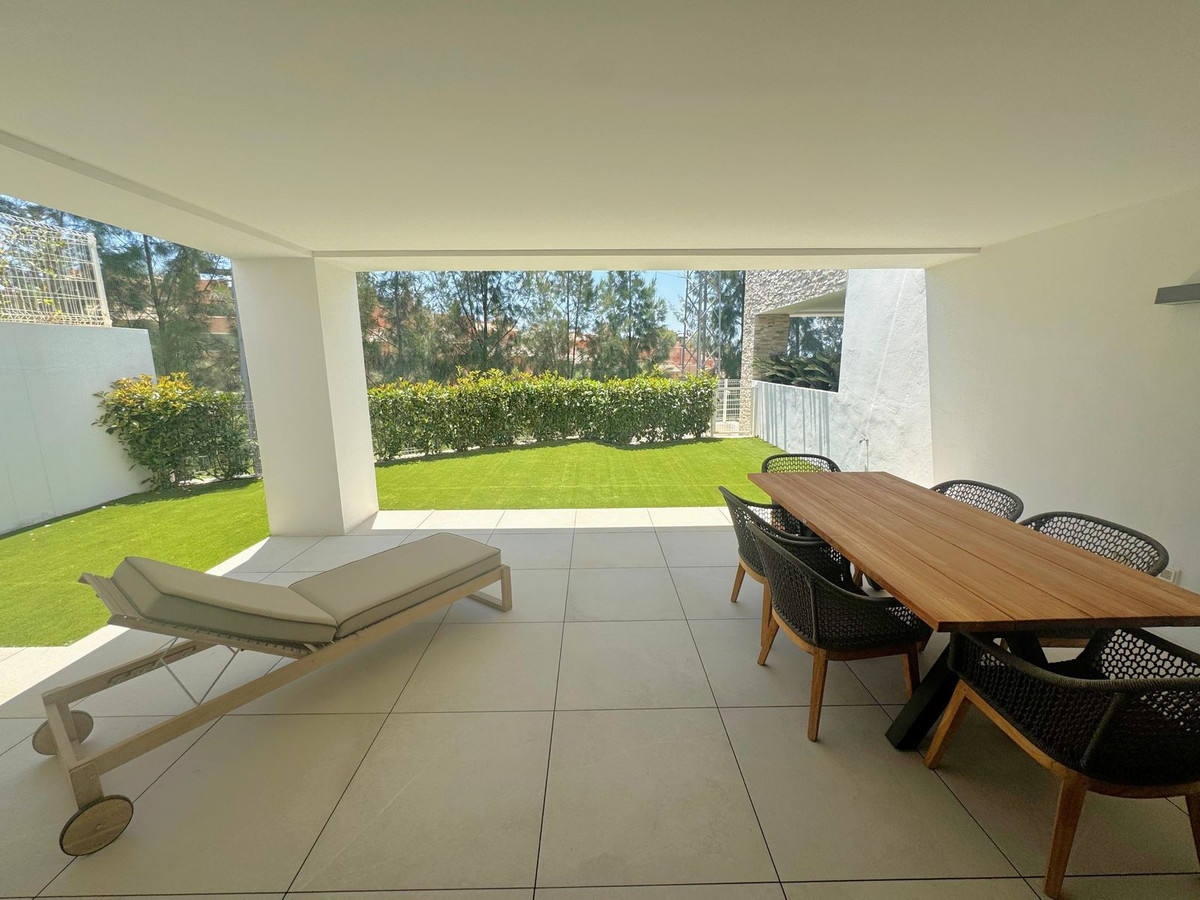 3 Bed Apartment for sale in Cabopino Costa Del Sol, Málaga, Spain