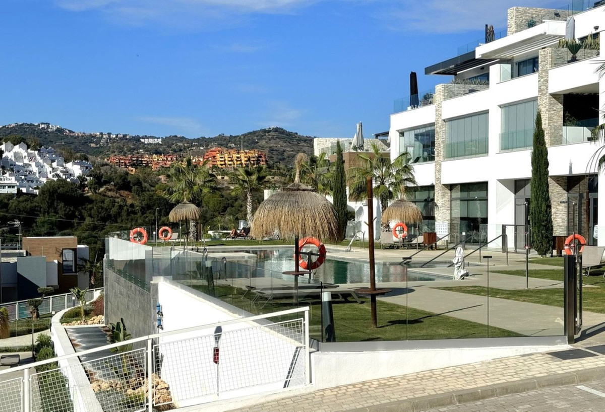 3 Bed Apartment for sale in Cabopino Costa Del Sol, Málaga, Spain