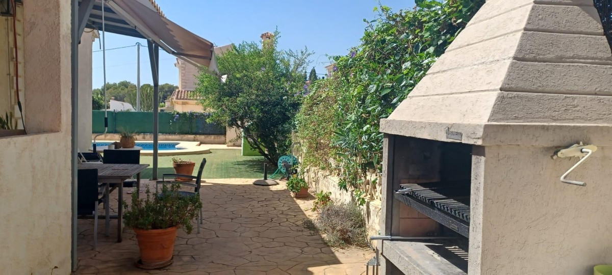 4 Bed Townhouse for sale in La Nucia Costa Blanca, Alicante, Spain
