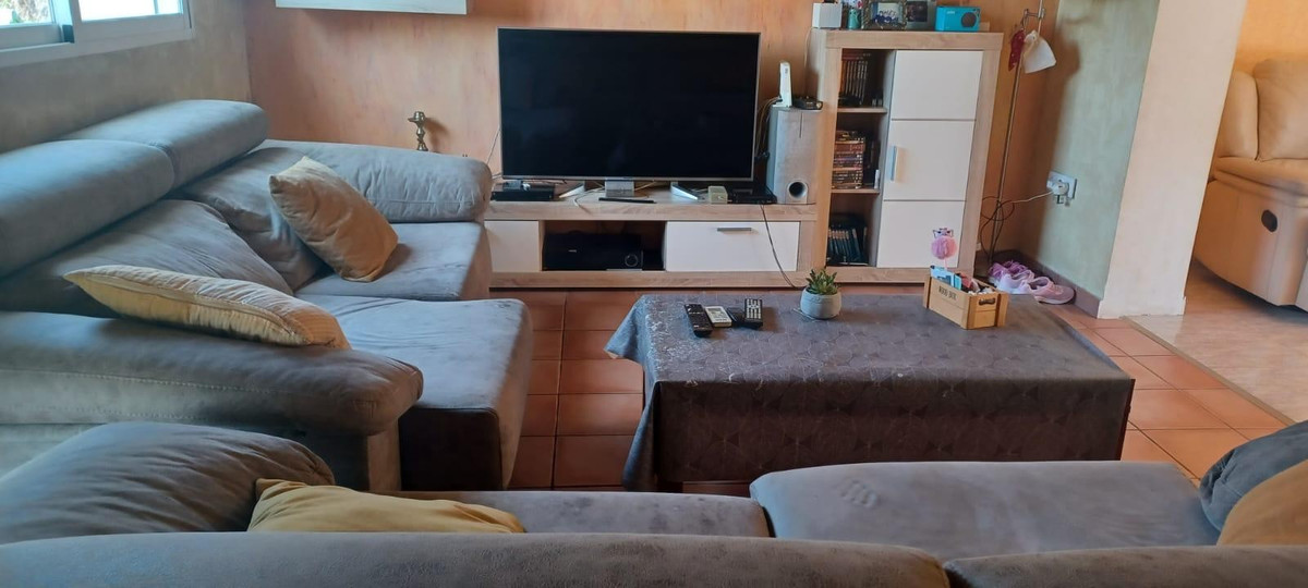 4 Bed Townhouse for sale in La Nucia Costa Blanca, Alicante, Spain