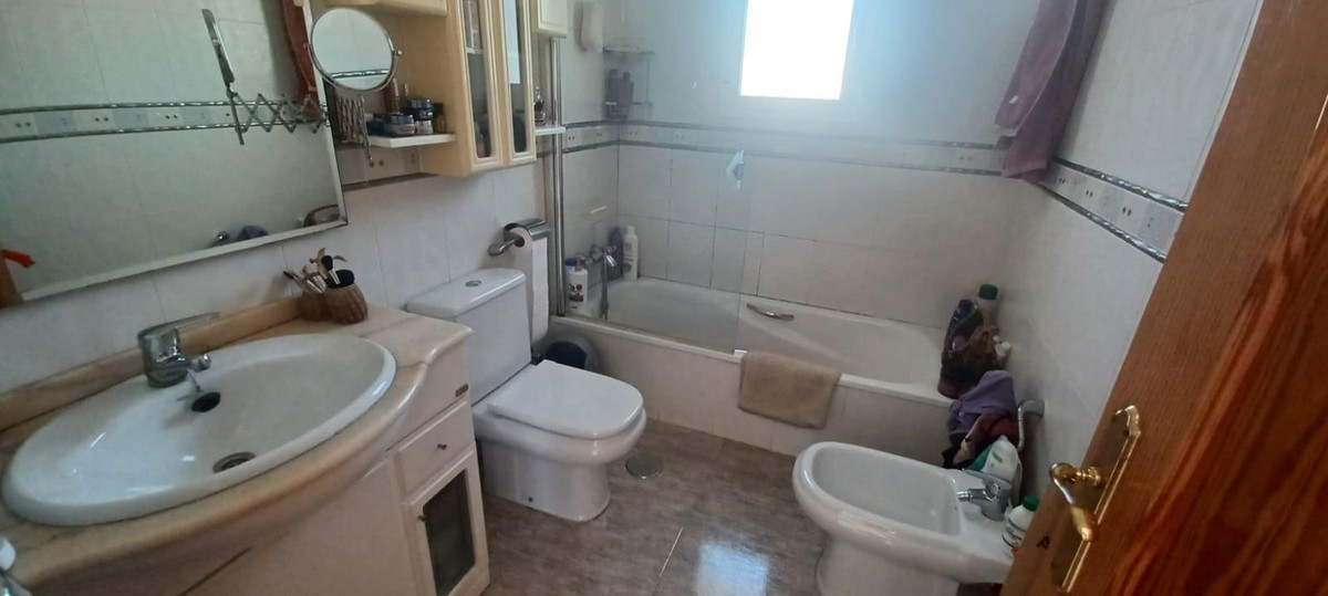 4 Bed Townhouse for sale in La Nucia Costa Blanca, Alicante, Spain