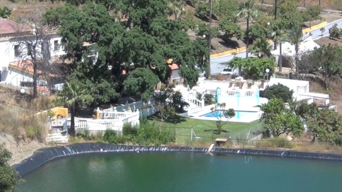 Se vende Finca - Cortijo de 4 dormitorios en Málaga, Málaga, España