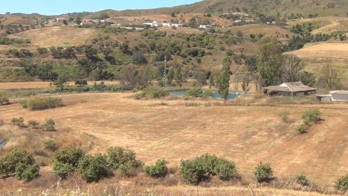 Se vende Finca - Cortijo de 4 dormitorios en Málaga, Málaga, España