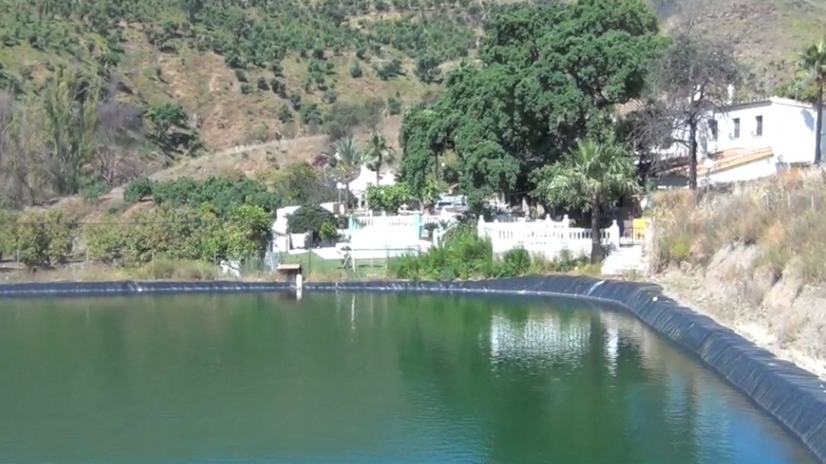 Se vende Finca - Cortijo de 4 dormitorios en Málaga, Málaga, España