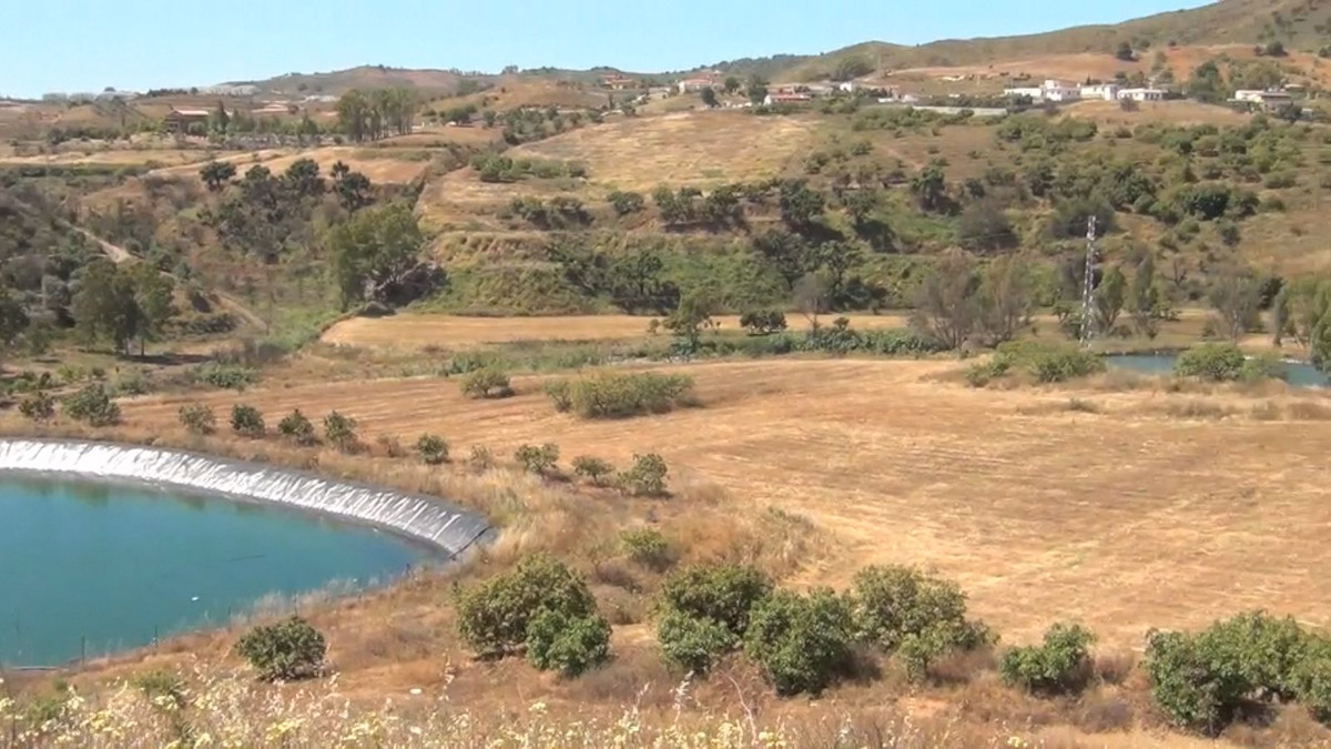 Se vende Finca - Cortijo de 4 dormitorios en Málaga, Málaga, España