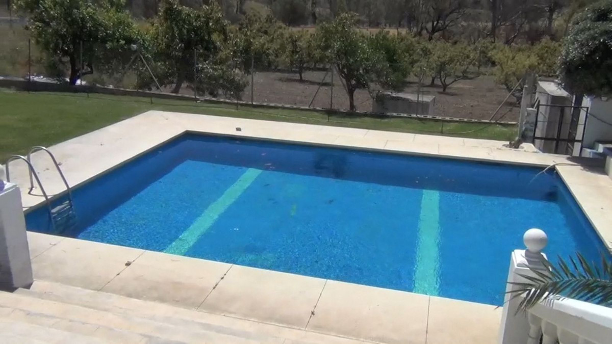 Se vende Finca - Cortijo de 4 dormitorios en Málaga, Málaga, España