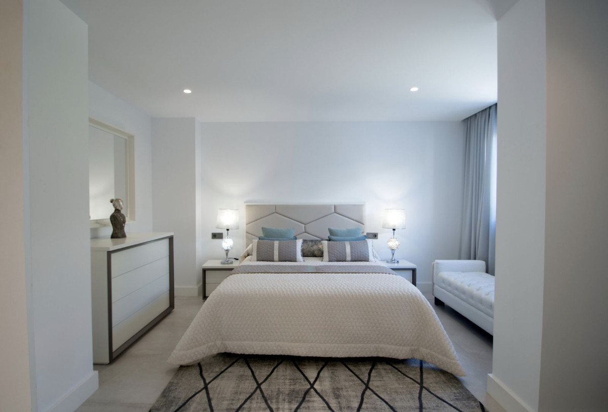 Se vende Villa - Chalet de 5 dormitorios en Costa Del Sol, Málaga, España