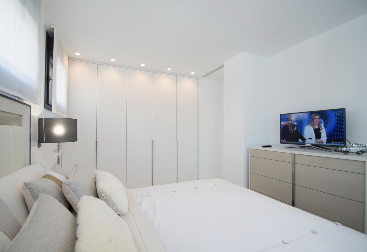 Se vende Villa - Chalet de 5 dormitorios en Costa Del Sol, Málaga, España