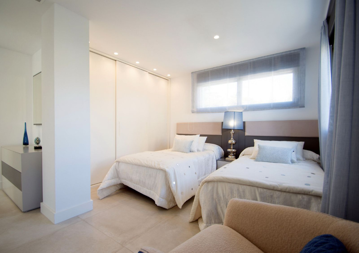 Se vende Villa - Chalet de 5 dormitorios en Costa Del Sol, Málaga, España