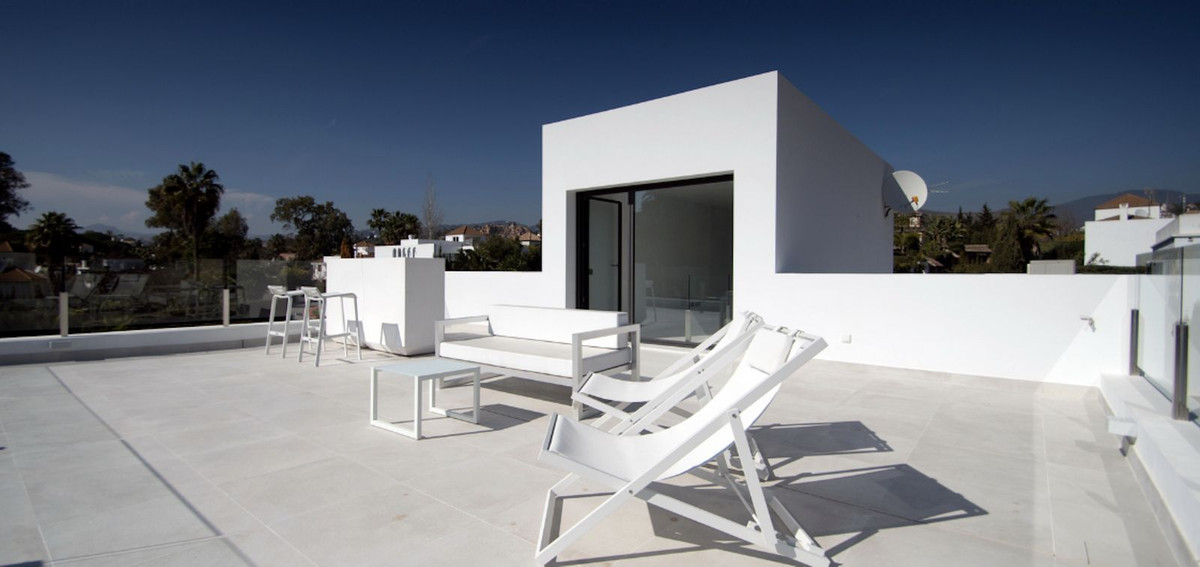 Se vende Villa - Chalet de 5 dormitorios en Costa Del Sol, Málaga, España