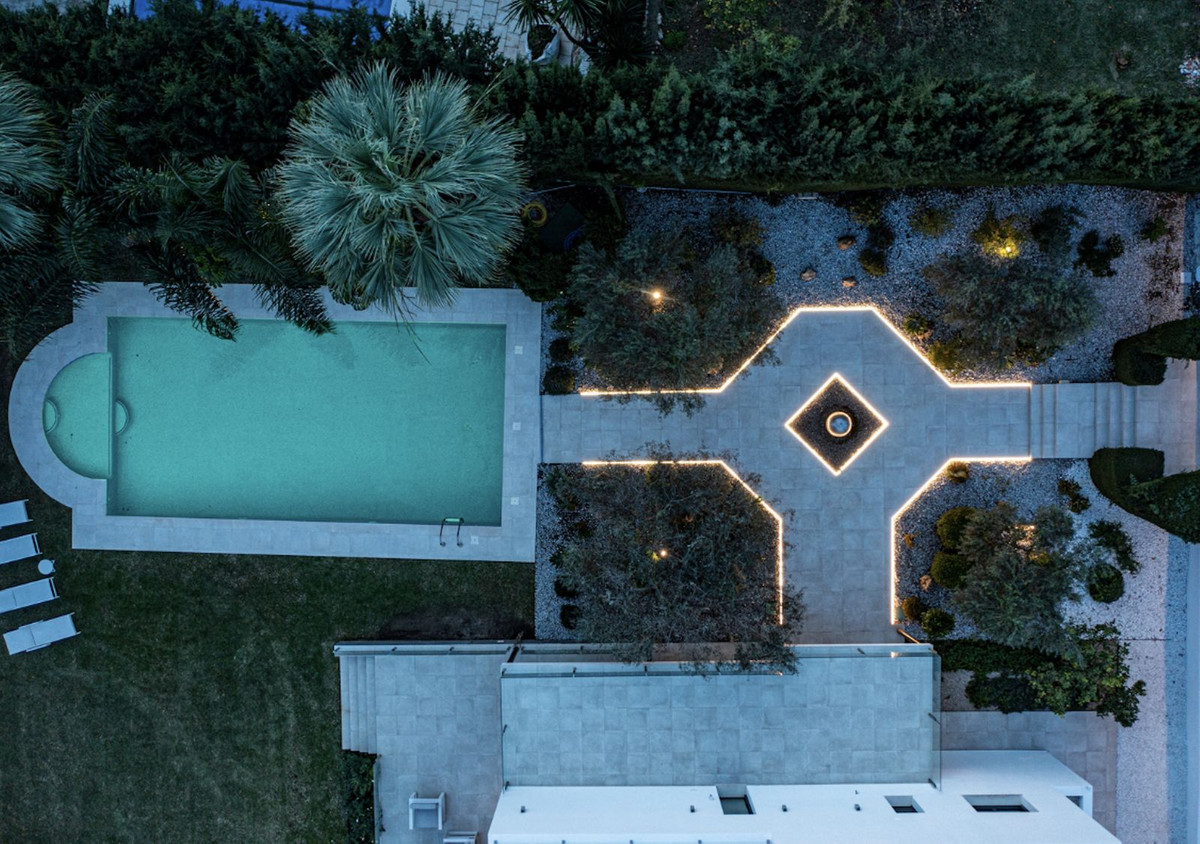 Se vende Villa - Chalet de 5 dormitorios en Costa Del Sol, Málaga, España
