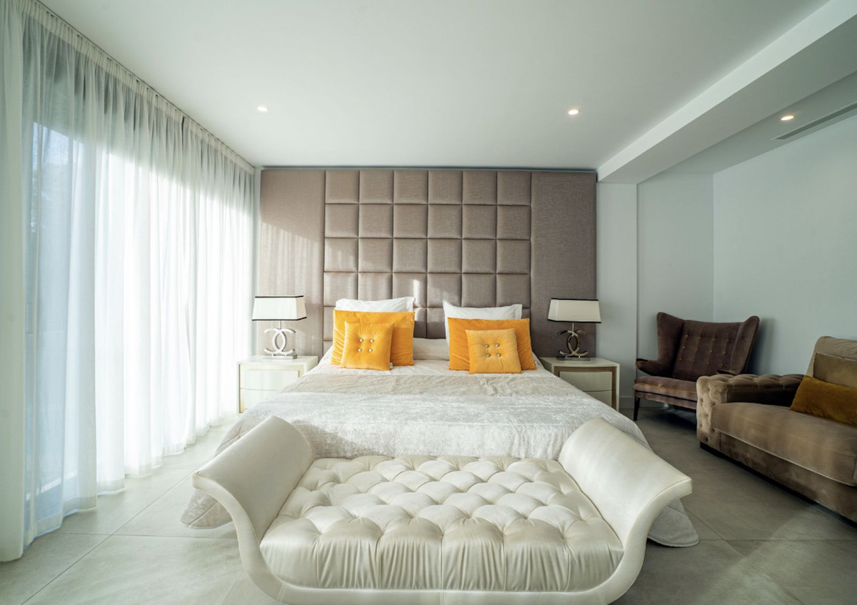 Se vende Villa - Chalet de 5 dormitorios en Costa Del Sol, Málaga, España