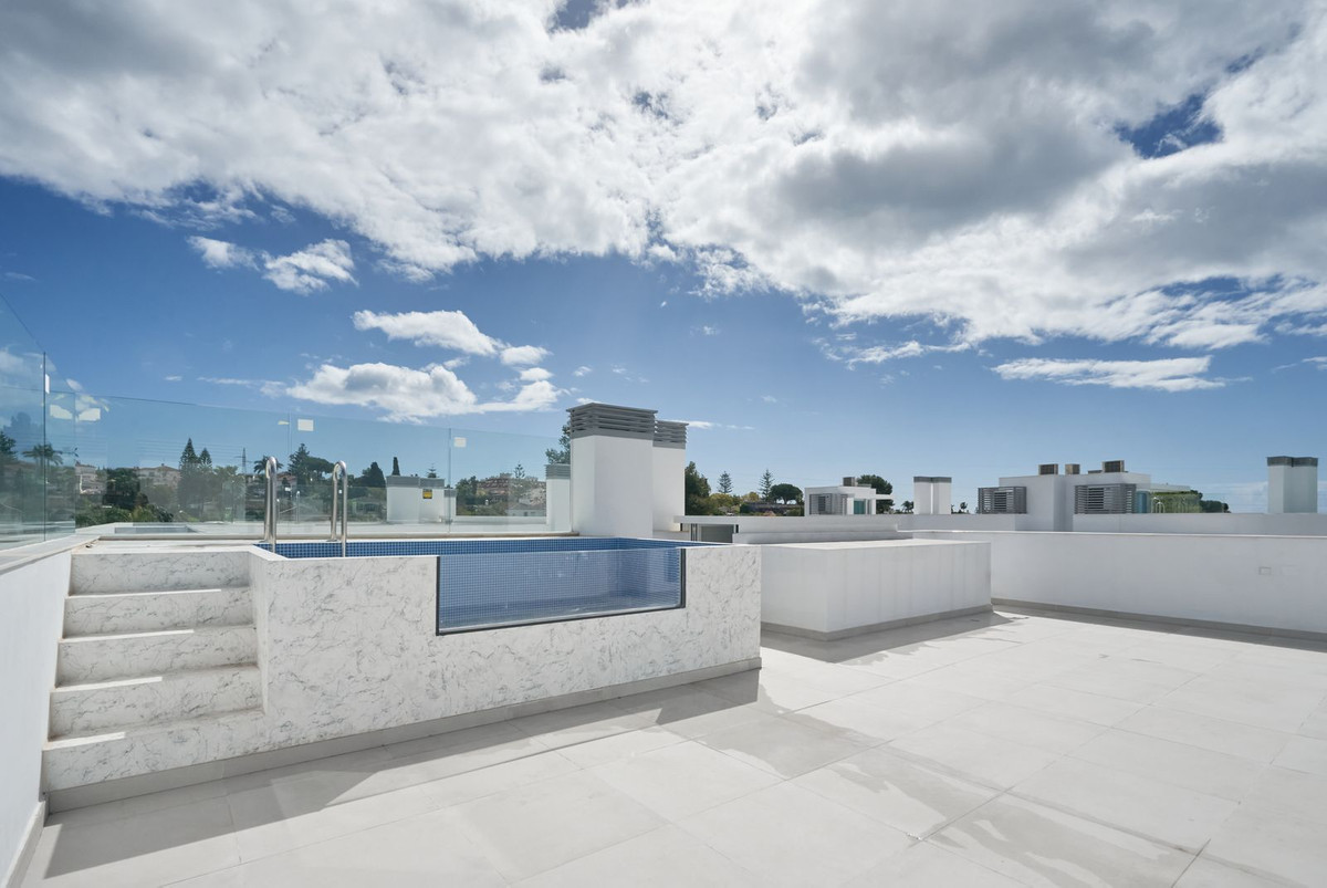 4 Bed Townhouse for sale in San Pedro De Alcántara Costa Del Sol, Málaga, Spain