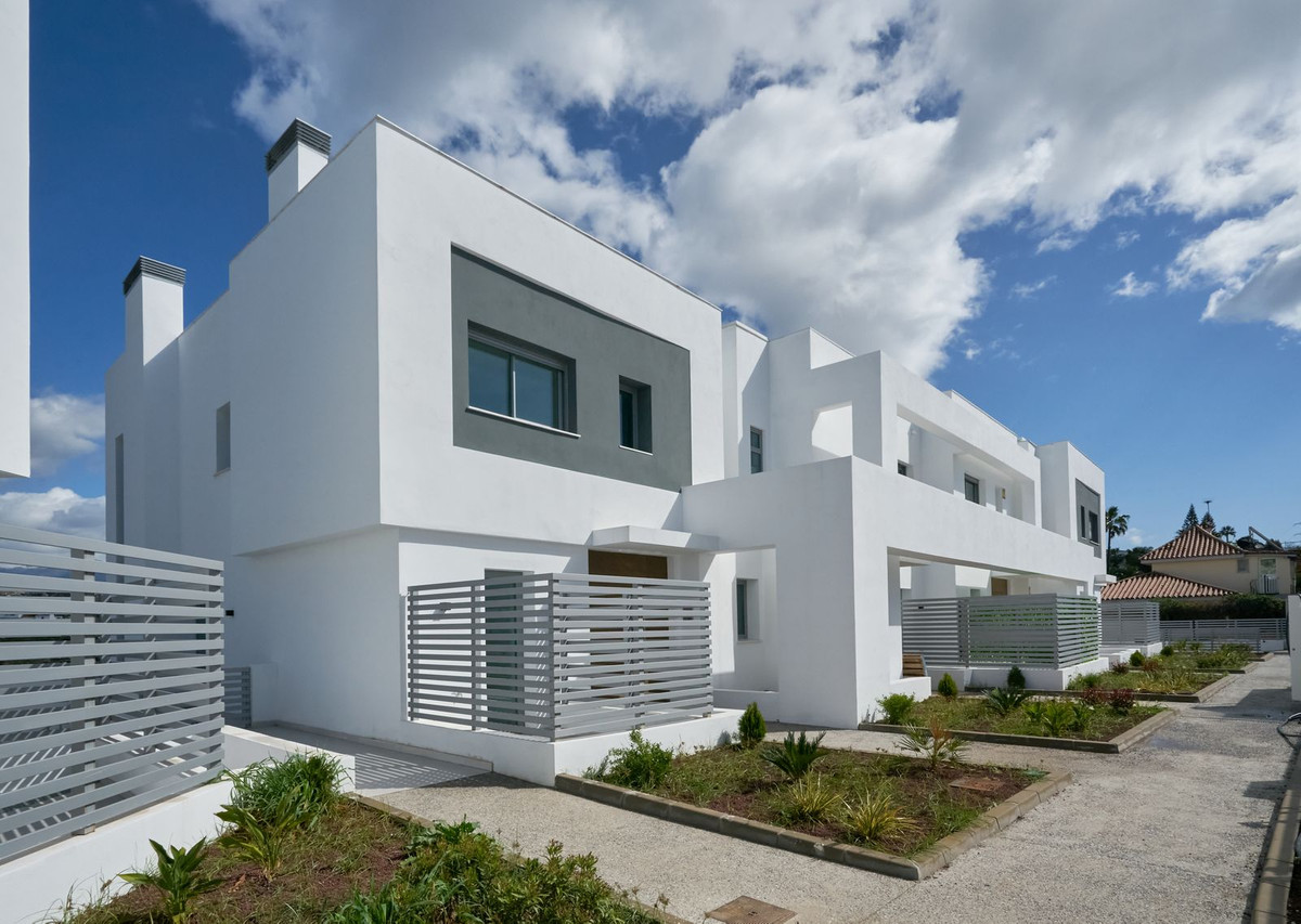 4 Bed Townhouse for sale in San Pedro De Alcántara Costa Del Sol, Málaga, Spain