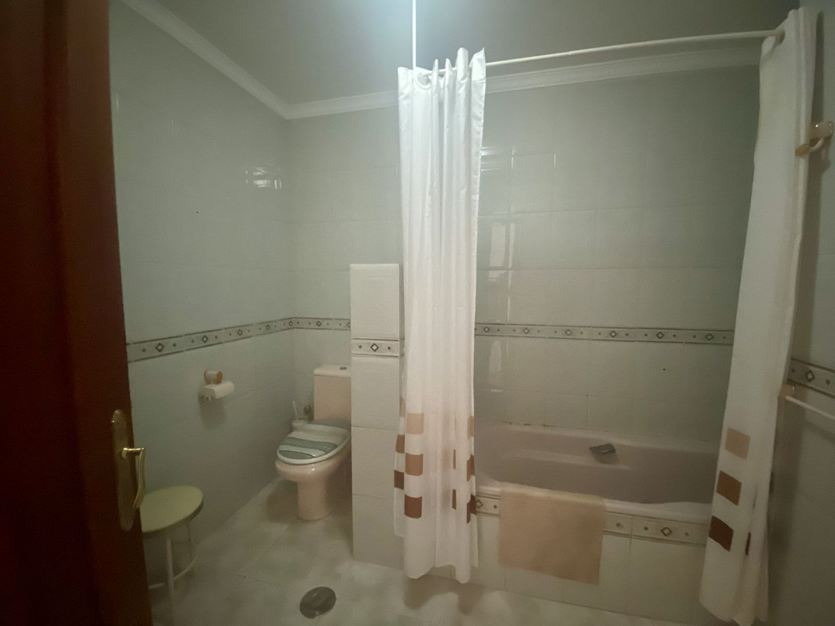 6 Bed Townhouse for sale in Málaga Costa Del Sol, Málaga, Spain