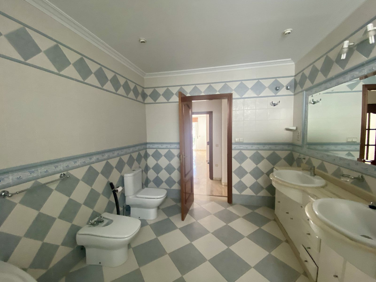 6 Bed Townhouse for sale in Málaga Costa Del Sol, Málaga, Spain