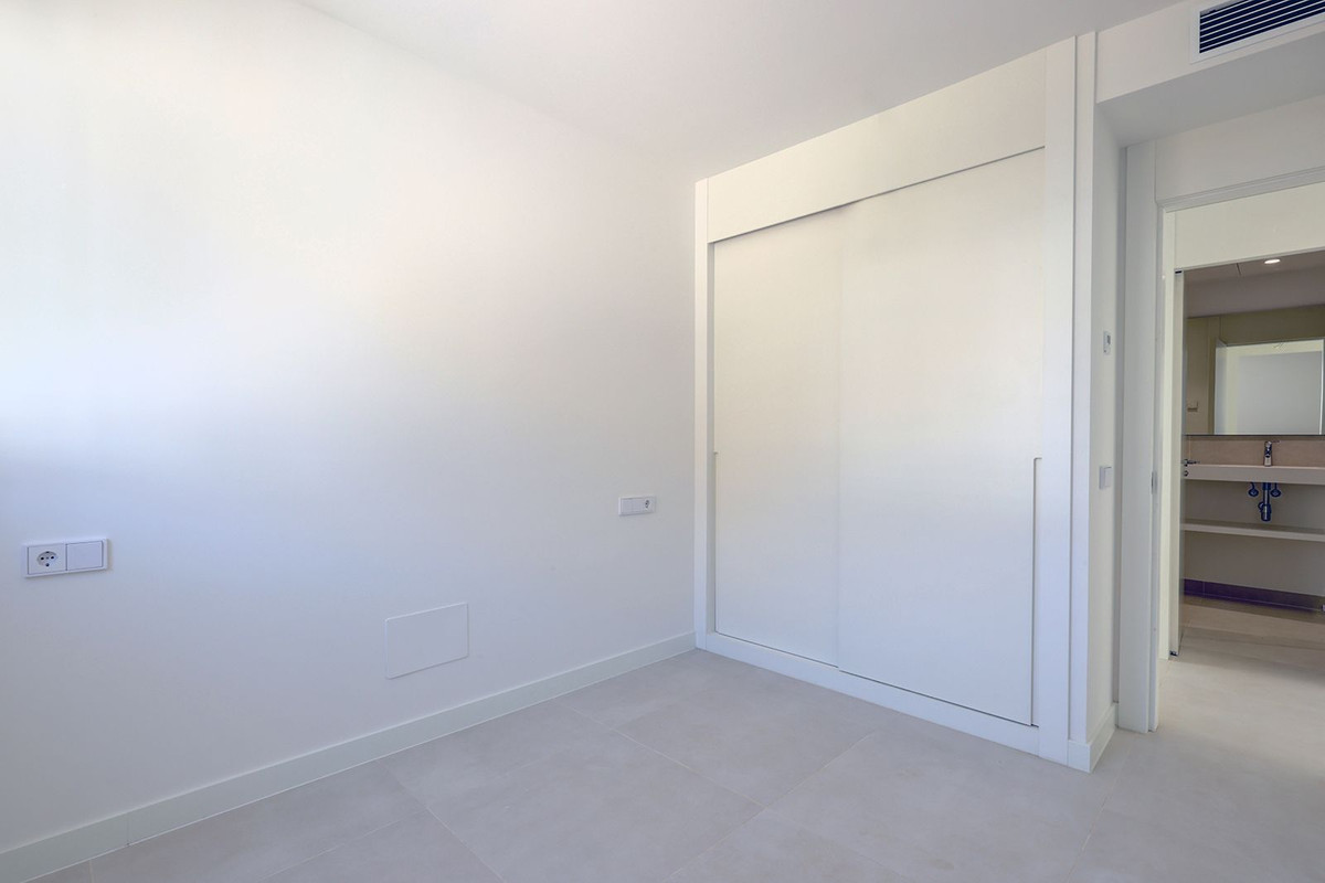 3 Bed Apartment for sale in Fuengirola Costa Del Sol, Málaga, Spain
