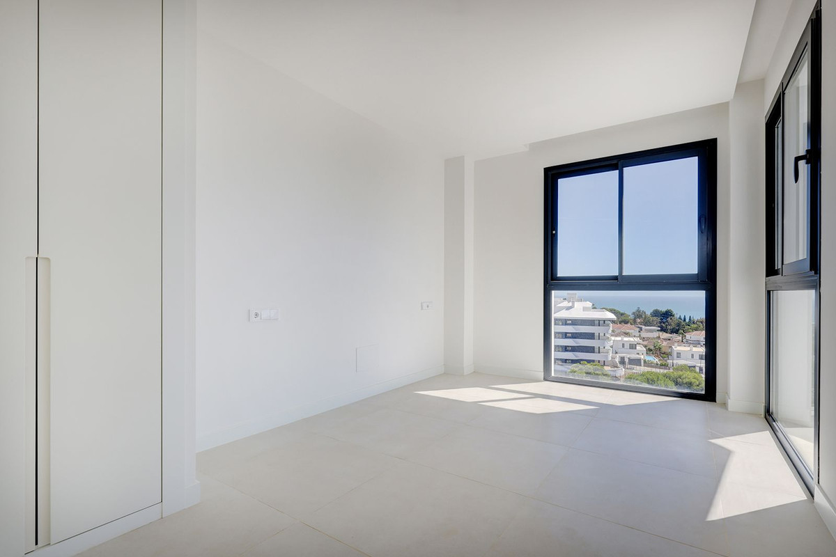 3 Bed Apartment for sale in Fuengirola Costa Del Sol, Málaga, Spain