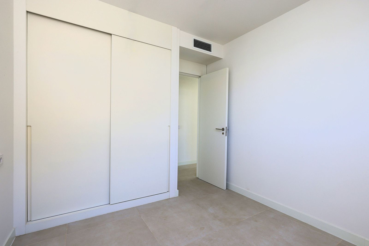 3 Bed Apartment for sale in Fuengirola Costa Del Sol, Málaga, Spain