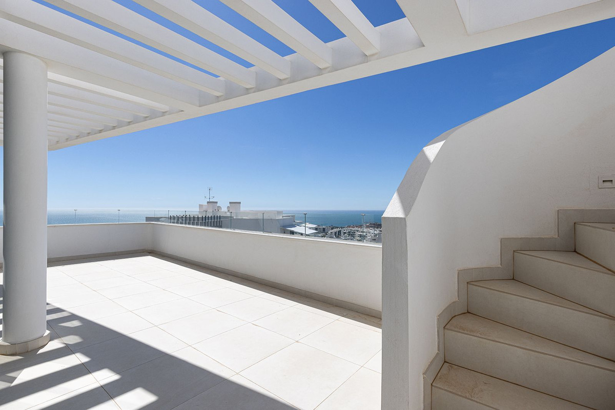 3 Bed Apartment for sale in Fuengirola Costa Del Sol, Málaga, Spain