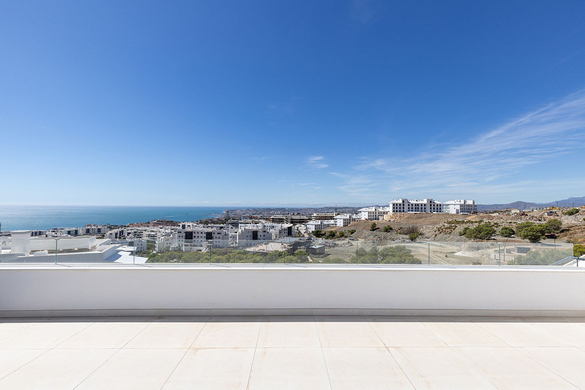 3 Bed Apartment for sale in Fuengirola Costa Del Sol, Málaga, Spain