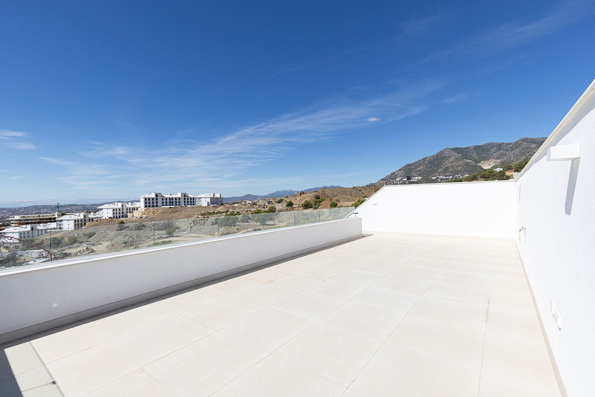3 Bed Apartment for sale in Fuengirola Costa Del Sol, Málaga, Spain