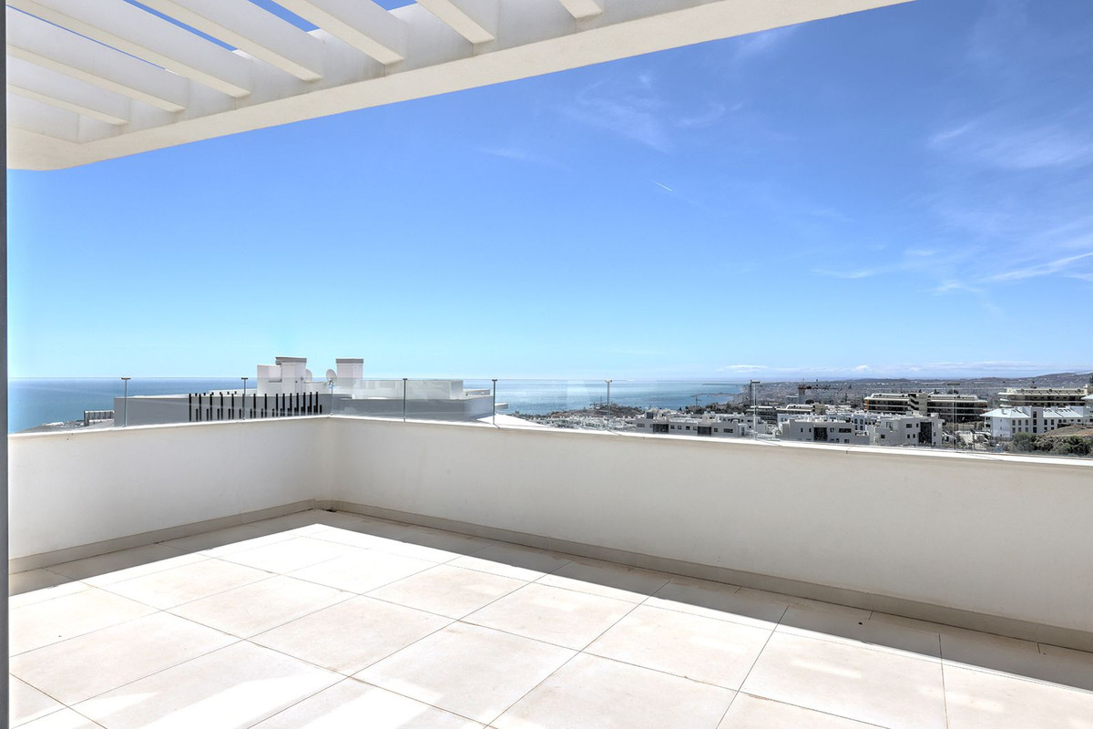 3 Bed Apartment for sale in Fuengirola Costa Del Sol, Málaga, Spain