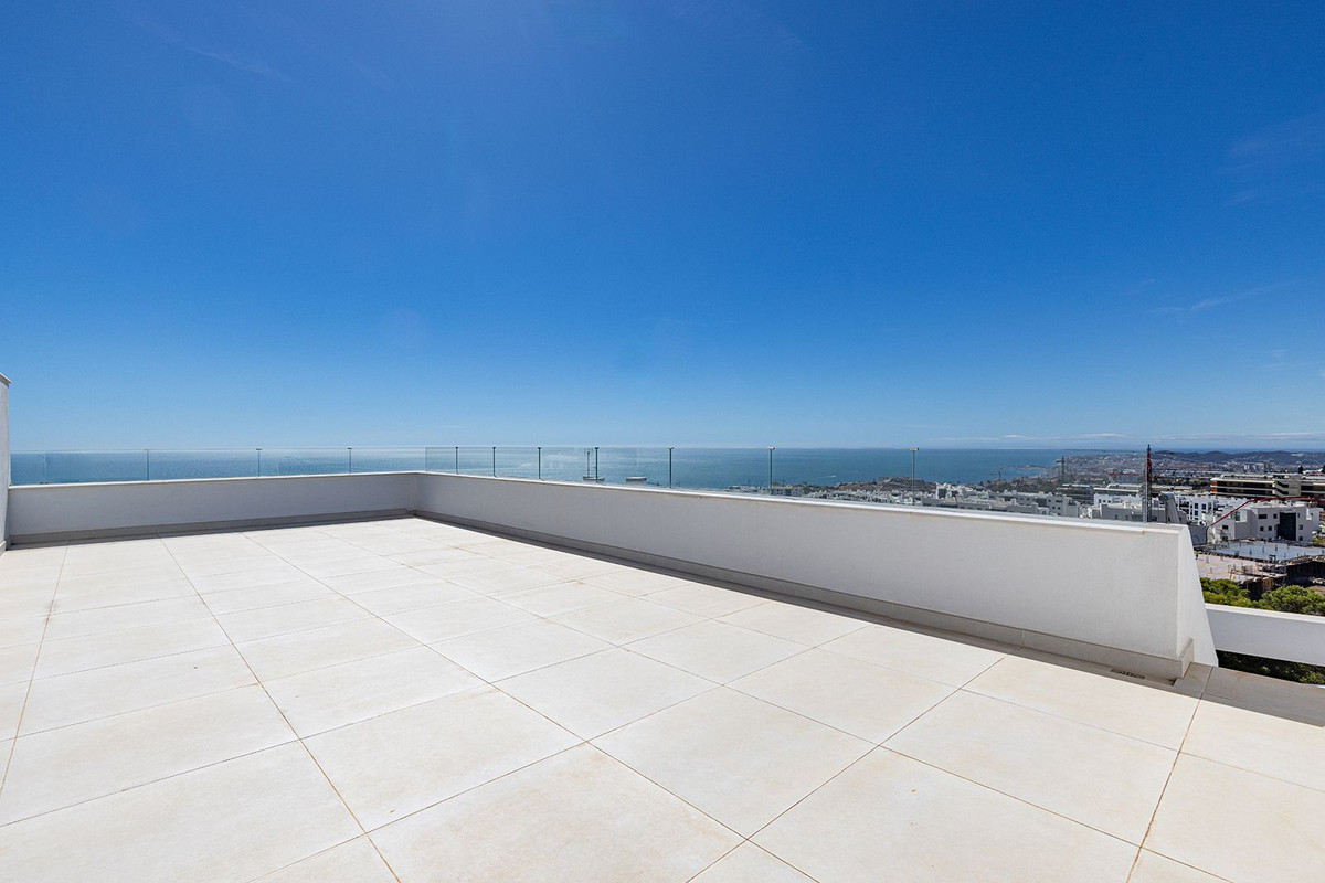 3 Bed Apartment for sale in Fuengirola Costa Del Sol, Málaga, Spain