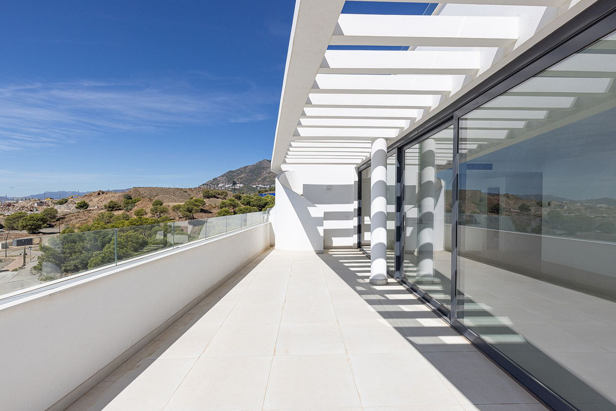 3 Bed Apartment for sale in Fuengirola Costa Del Sol, Málaga, Spain