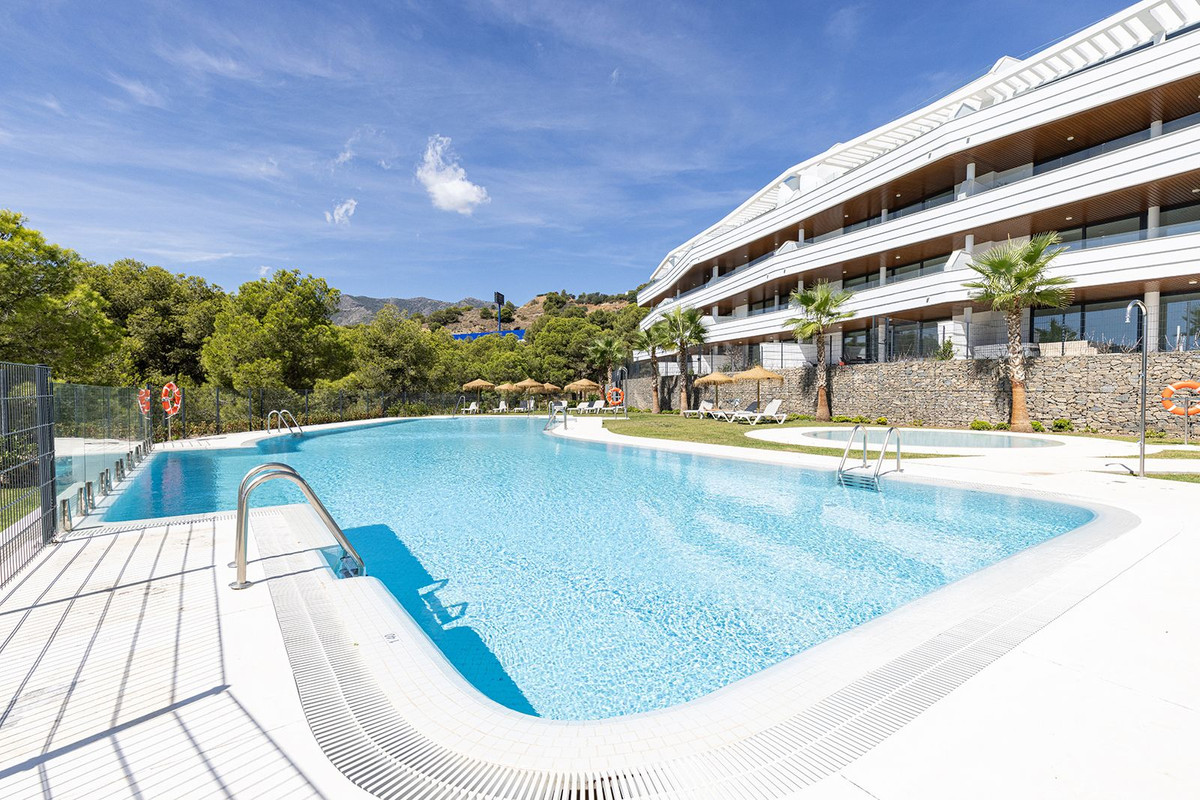 3 Bed Apartment for sale in Fuengirola Costa Del Sol, Málaga, Spain