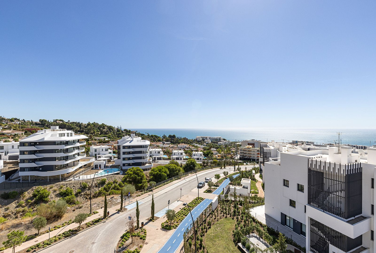3 Bed Apartment for sale in Fuengirola Costa Del Sol, Málaga, Spain