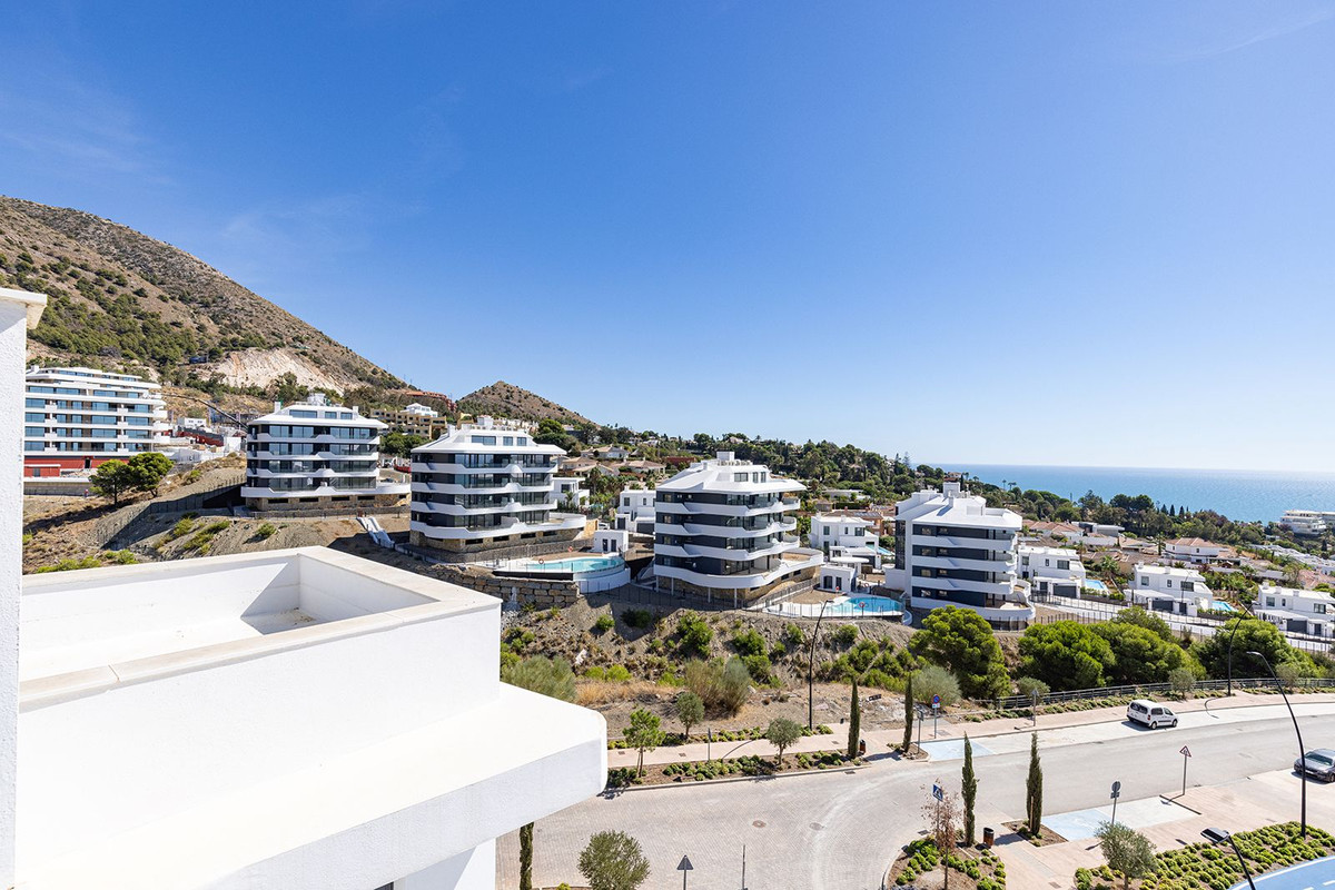 3 Bed Apartment for sale in Fuengirola Costa Del Sol, Málaga, Spain