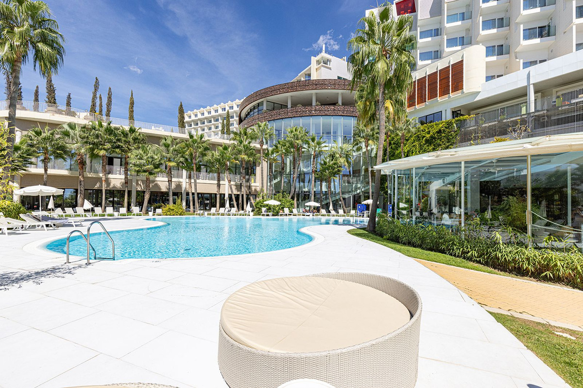 3 Bed Apartment for sale in Fuengirola Costa Del Sol, Málaga, Spain