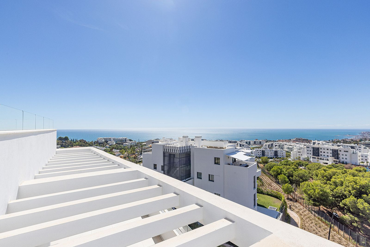 3 Bed Apartment for sale in Fuengirola Costa Del Sol, Málaga, Spain