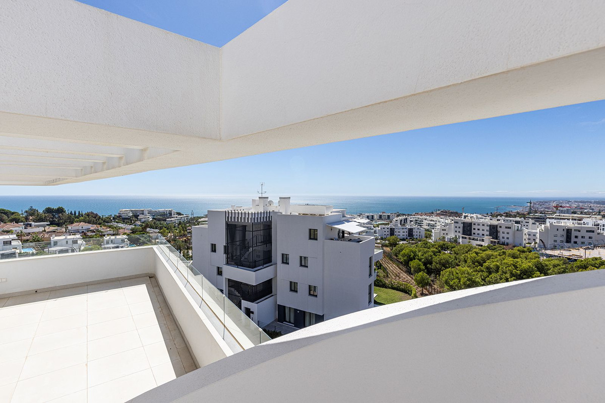 3 Bed Apartment for sale in Fuengirola Costa Del Sol, Málaga, Spain