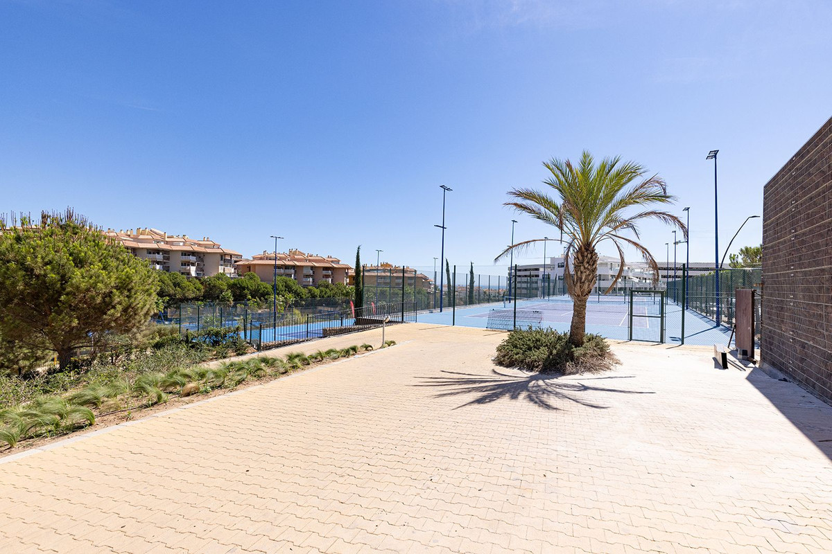 3 Bed Apartment for sale in Fuengirola Costa Del Sol, Málaga, Spain