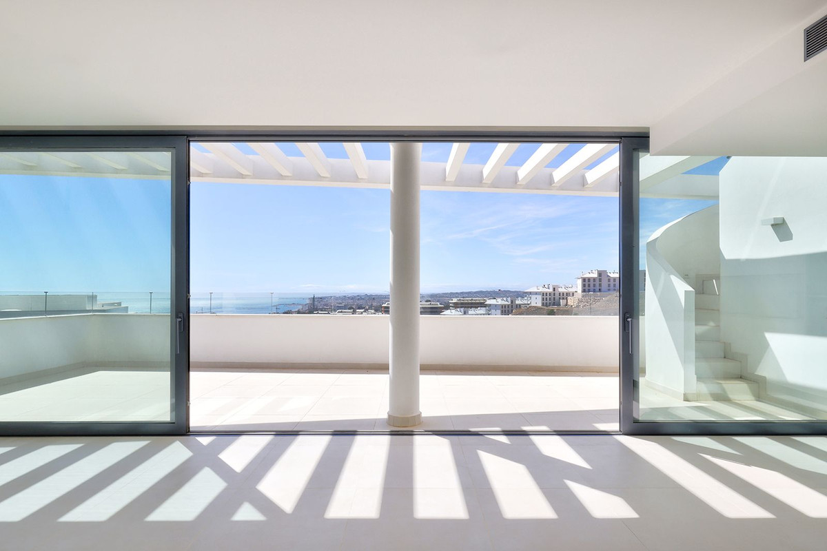 3 Bed Apartment for sale in Fuengirola Costa Del Sol, Málaga, Spain