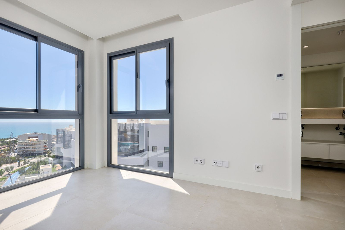 3 Bed Apartment for sale in Fuengirola Costa Del Sol, Málaga, Spain