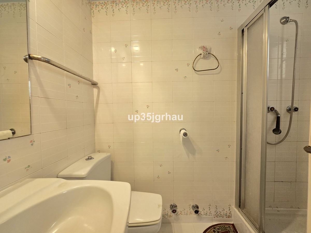 2 Bed Apartment for sale in Estepona Costa Del Sol, Málaga, Spain